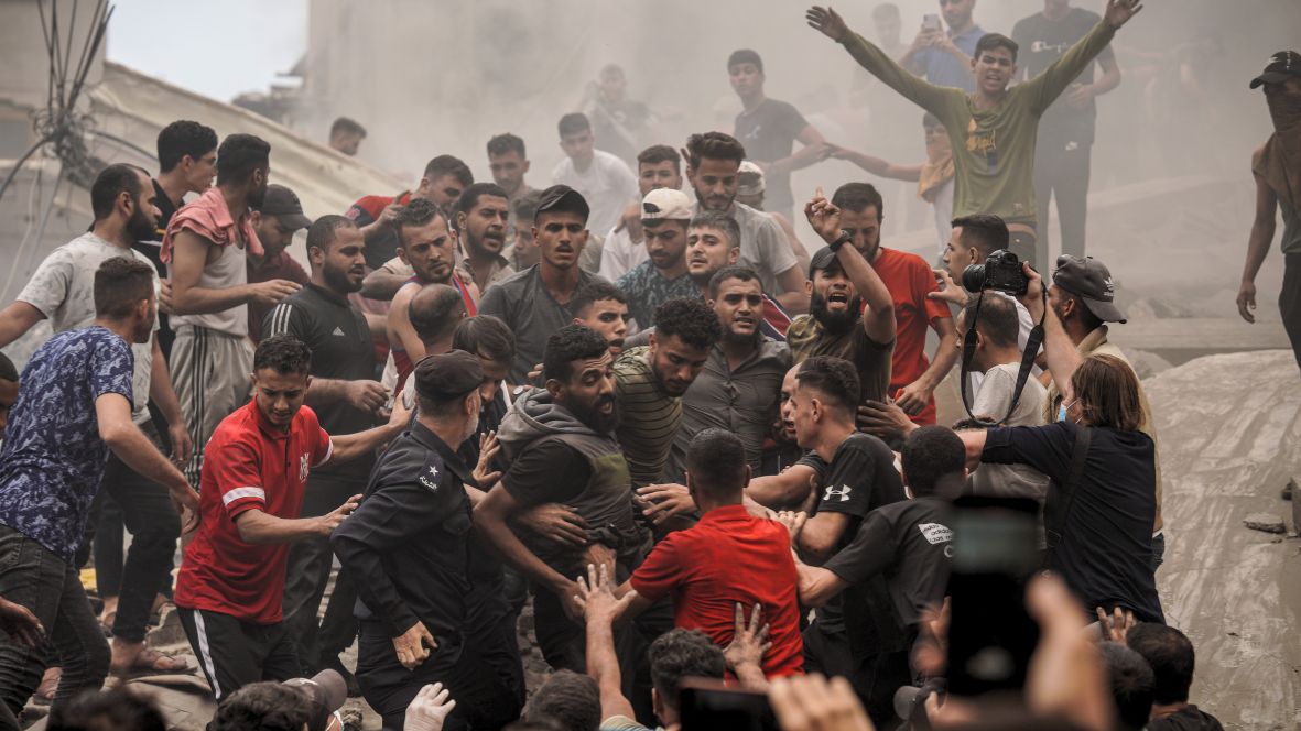 底のない暗闇へ