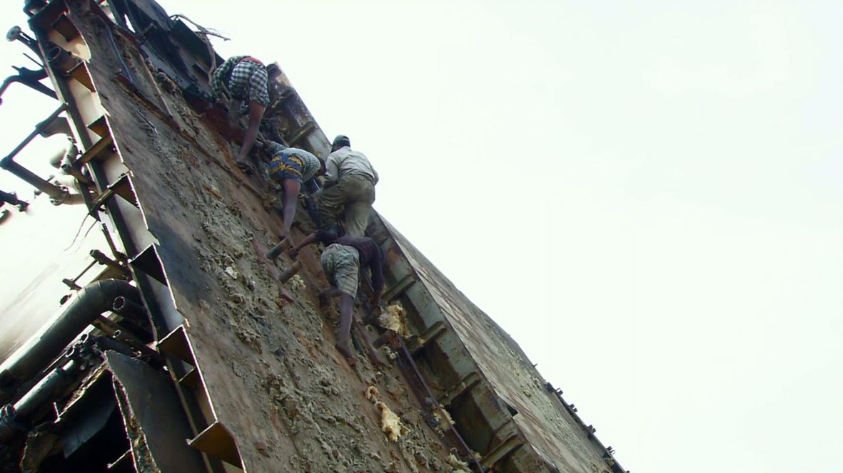 鉄の男たち チッタゴン船の墓場